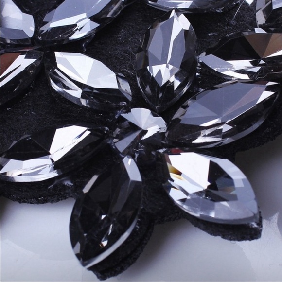 Flower Ribbon Necklace 💕 {Host Pick} - Picture 3 of 7